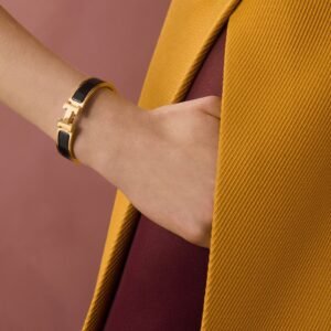 Bracelete H Preto Ouro