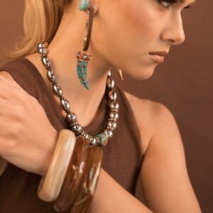 BRINCO ARGOLA E KIT DE BRINCOS ASSIMÉTRICOS TREND DOURADO - JULIANA MANZINI - Imagem 3