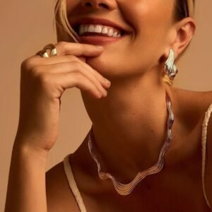 Colar dourado escultural wave sculpted - Imagem 2