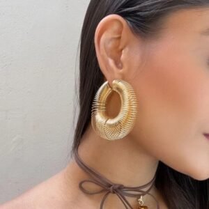 Brinco Mola Fechada Dourada - Imagem 2