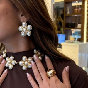 Brinco Flor Pérola - Rosana Bernardes - Imagem 1