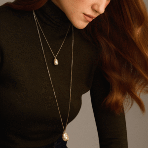 Colar longo dourado perola shell Locked Pearl - Imagem 2